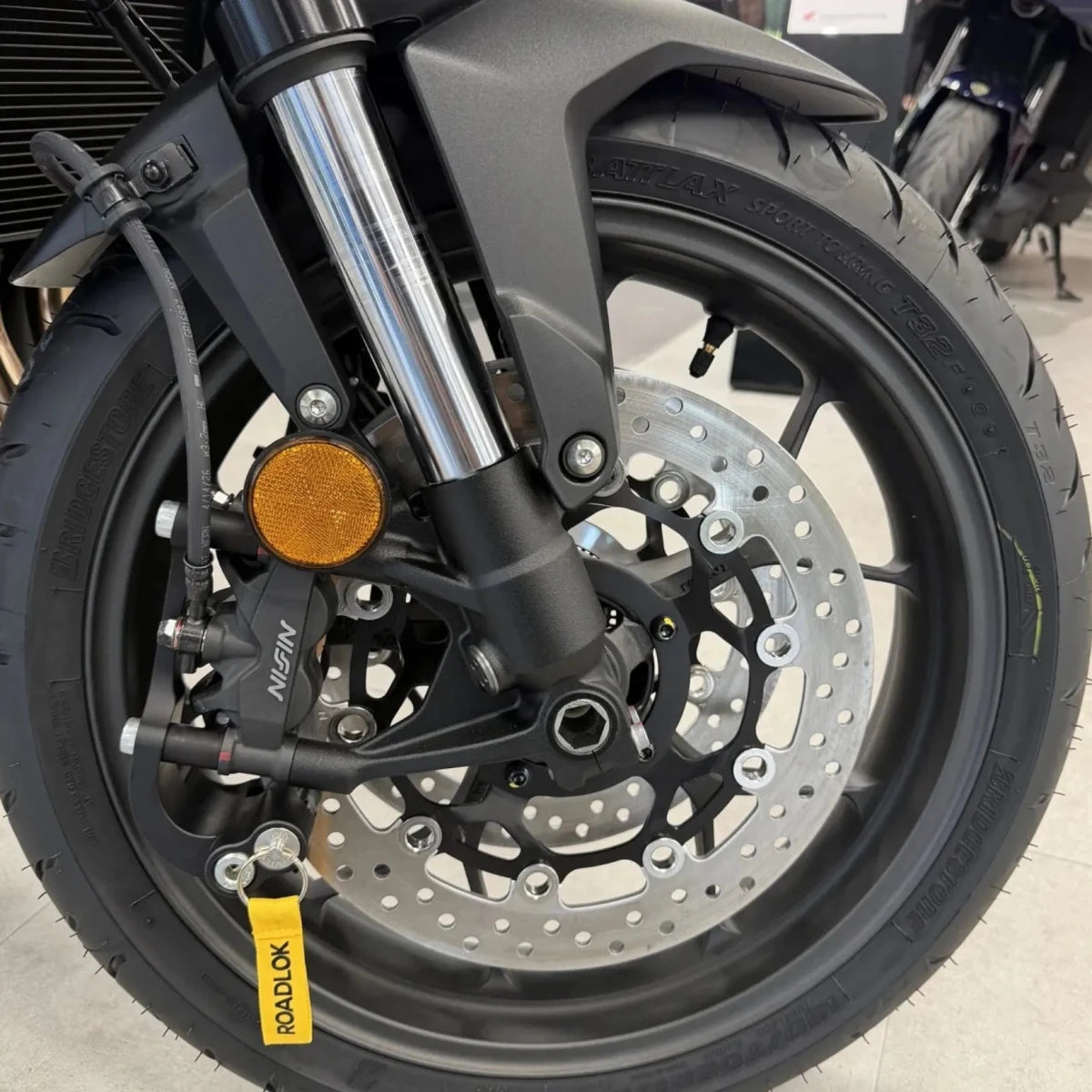 Antivol bloque-disque Roadlok anodisé noir avec BrakeBolt.